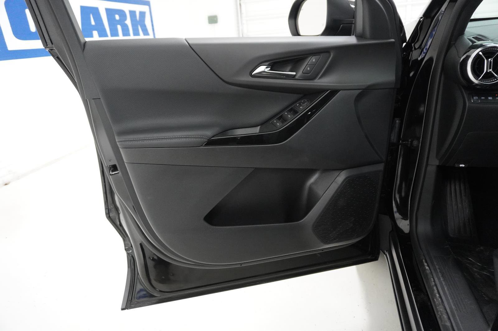 New 2026 Chevrolet Equinox LT image 12