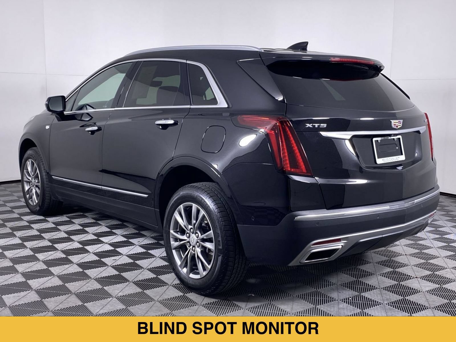 Certified 2023 Cadillac XT5 Premium Luxury w/ Technology Package FWD image 19