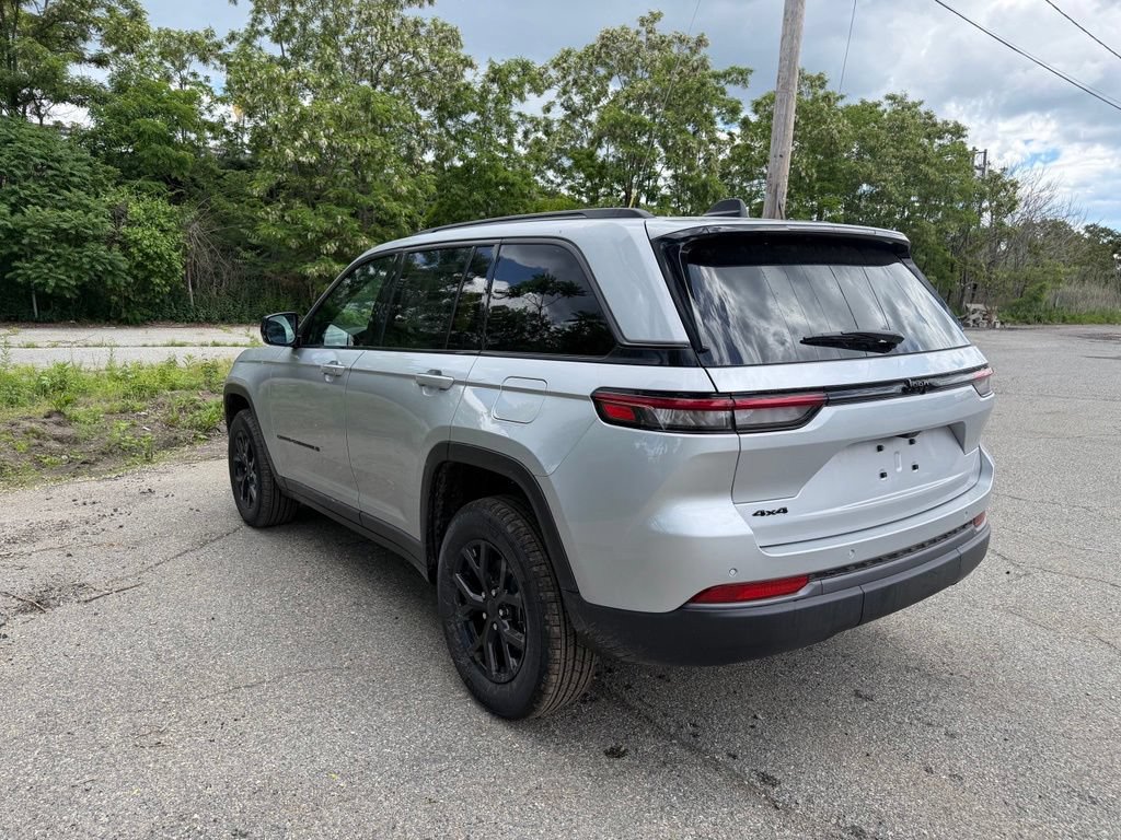 New 2026 Jeep Grand Cherokee Altitude AWD/4WD image 3