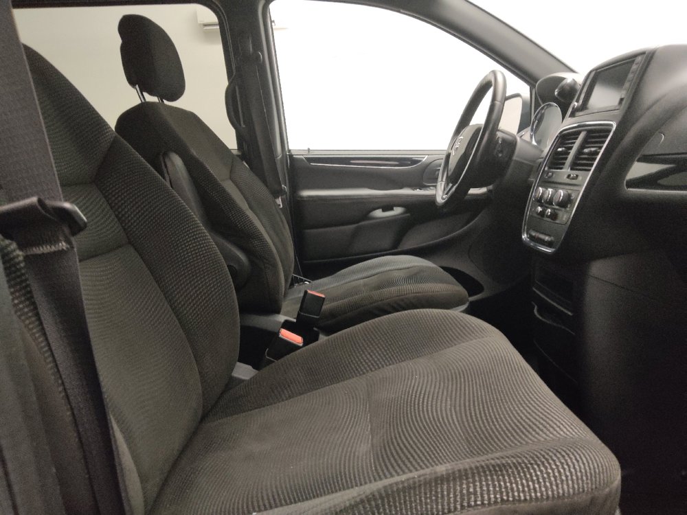 Used 2020 Dodge Grand Caravan SE image 21