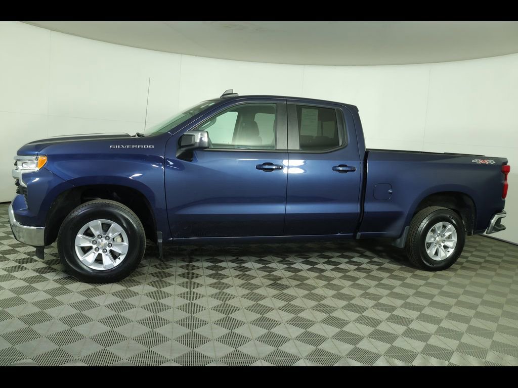 Used 2023 Chevrolet Silverado 1500 LT w/ Convenience Package II AWD/4WD image 18