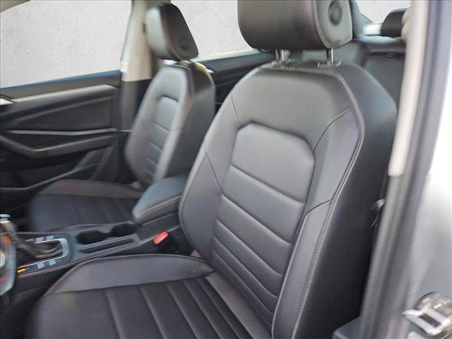 Used 2024 Volkswagen Jetta SE FWD image 15