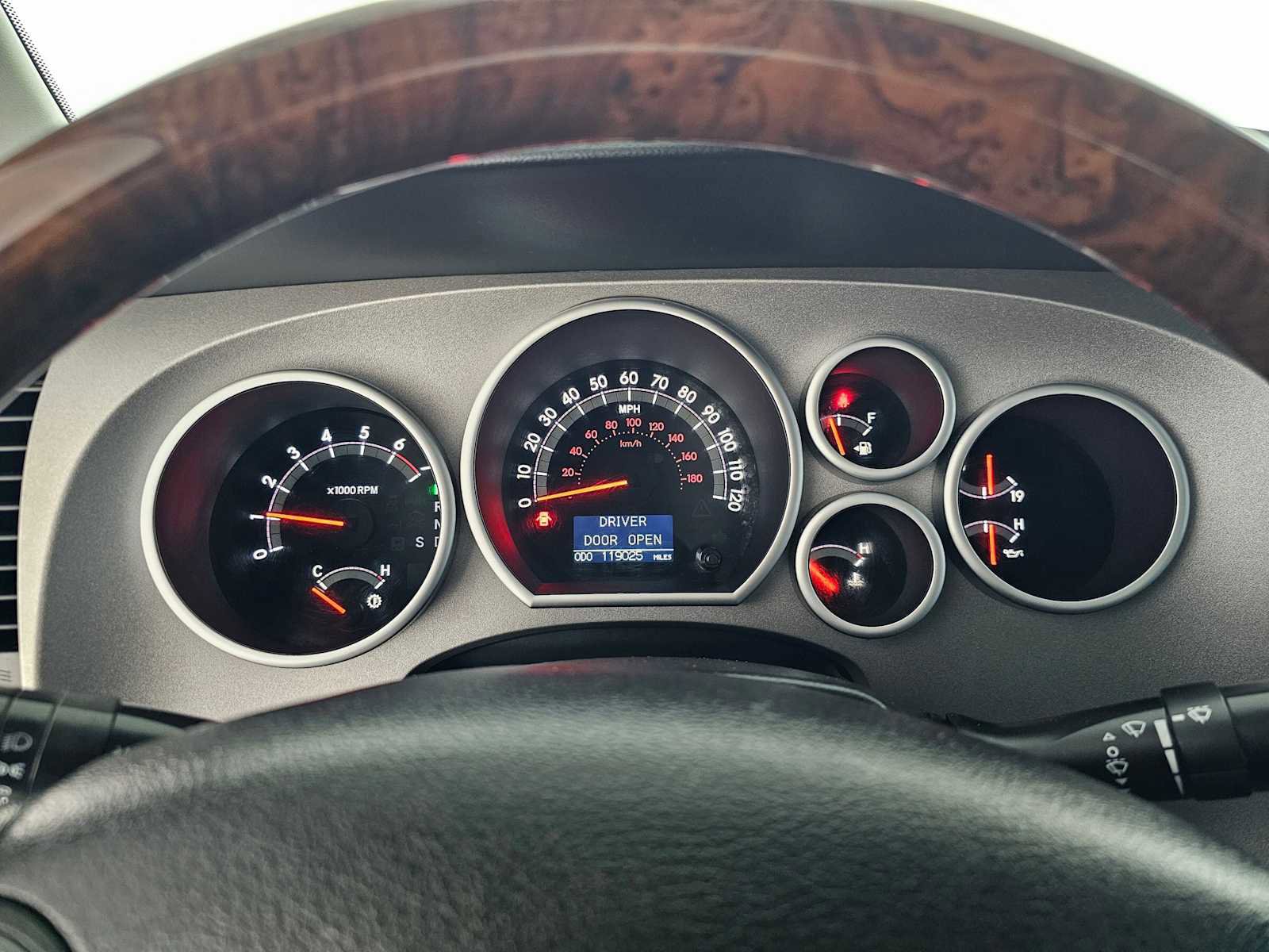 Used 2011 Toyota Tundra Limited w/ Platinum Pkg image 23