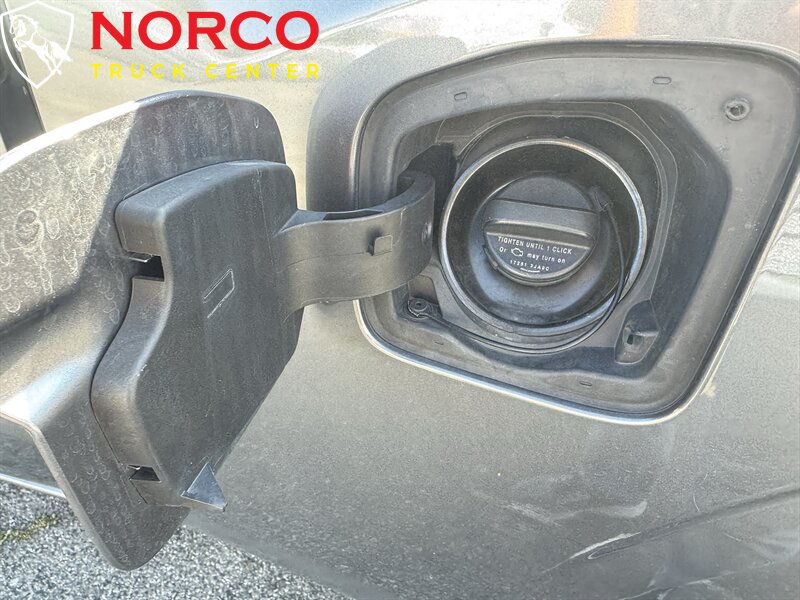 Used 2023 Nissan Frontier SV w/ Technology Package RWD image 14