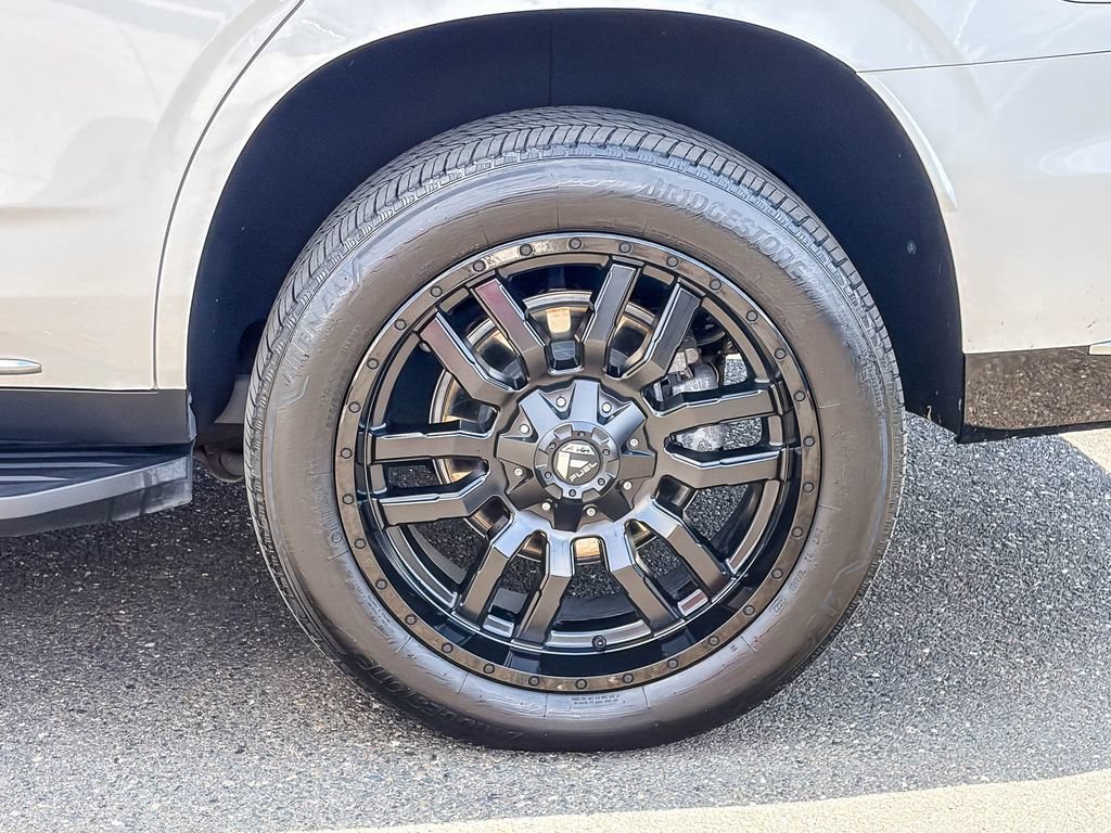 Used 2022 Cadillac Escalade Premium Luxury AWD/4WD image 10