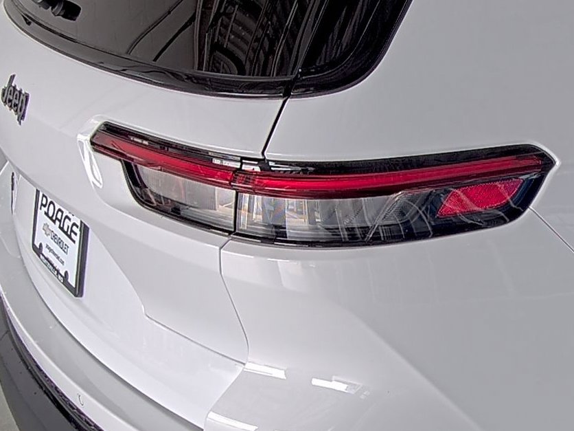 Used 2025 Jeep Grand Cherokee L Laredo image 15