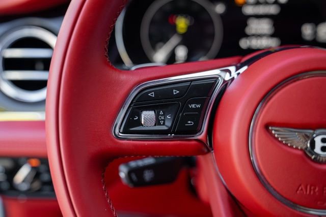 Used 2022 Bentley Bentayga image 36