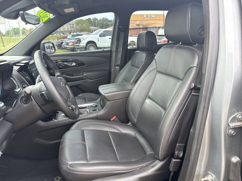 Used 2023 Chevrolet Traverse RS w/ LPO, Floor Liner Package AWD/4WD image 23