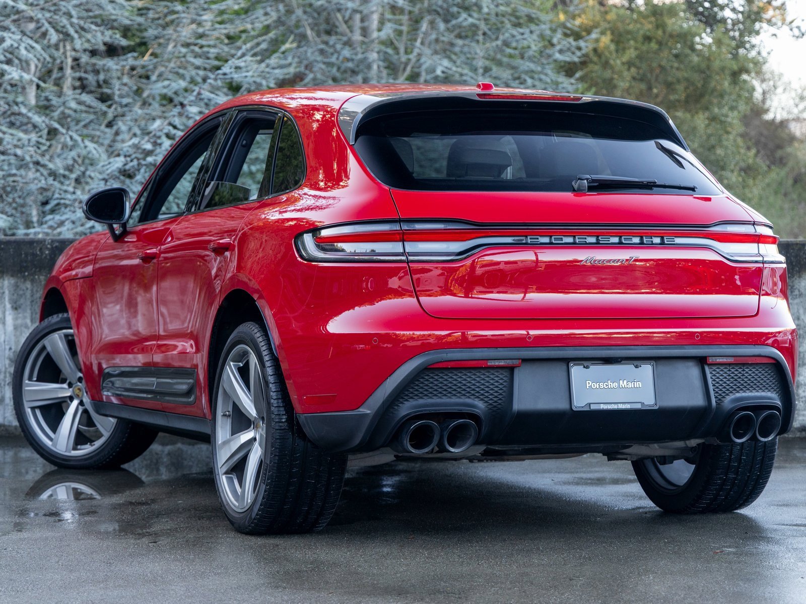 Certified 2024 Porsche Macan Turbo image 3