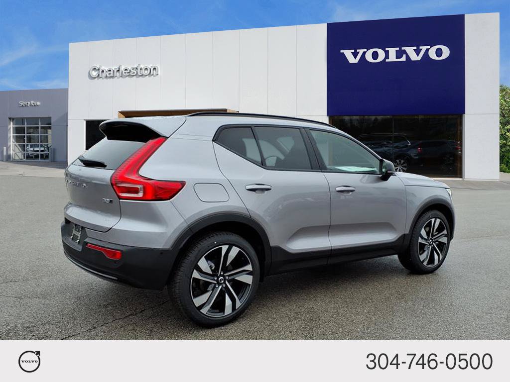 Certified 2026 Volvo XC40 B5 Plus w/ Climate Package AWD/4WD image 3