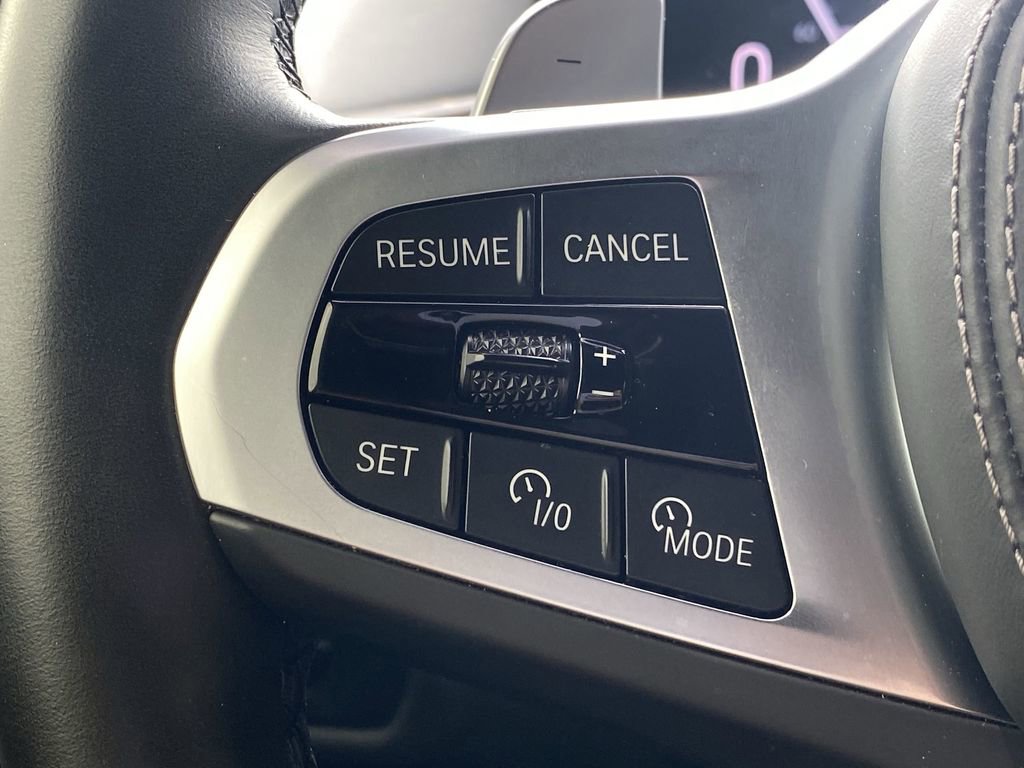 Used 2025 BMW X6 xDrive40i w/ Premium Package image 11