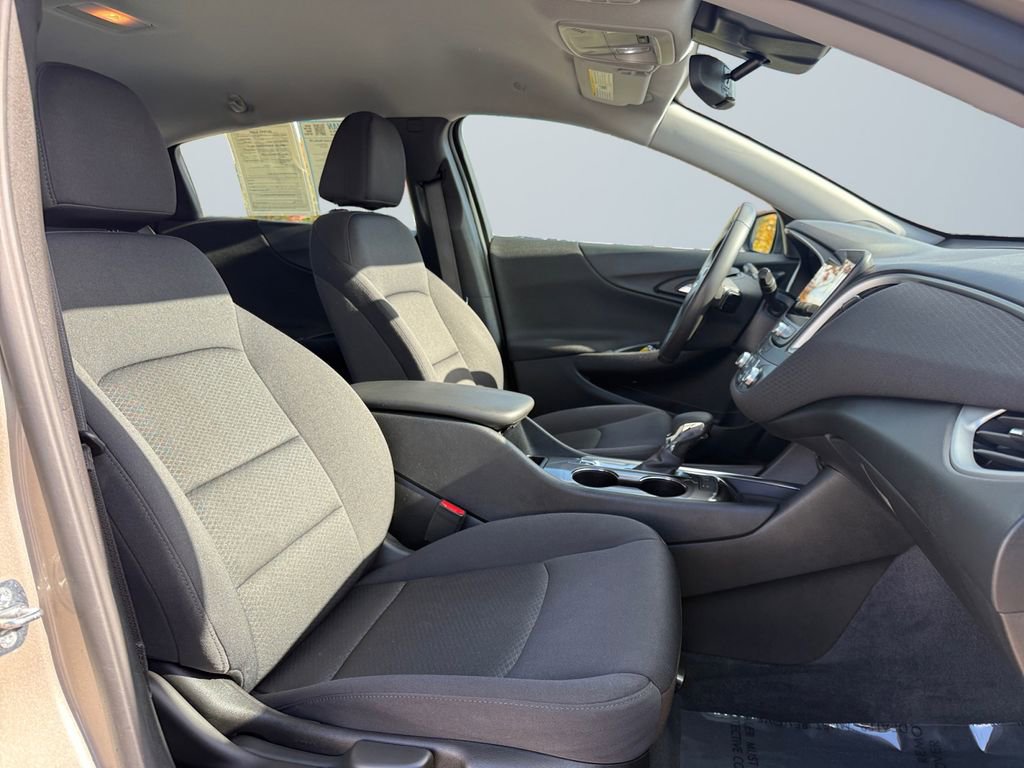 Used 2022 Chevrolet Malibu RS image 15
