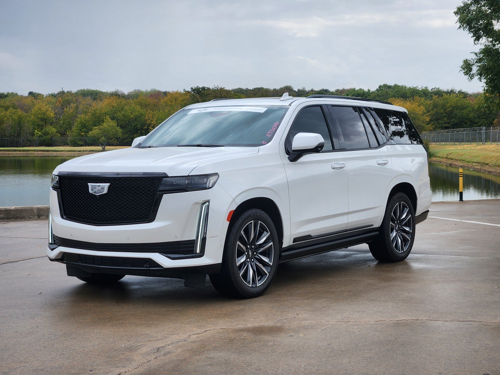 Certified 2024 Cadillac Escalade Sport Platinum AWD/4WD image 2
