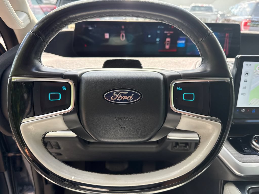 Used 2025 Ford Expedition Max Platinum AWD/4WD image 24