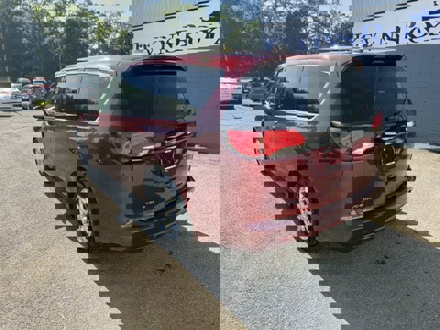 Used 2023 Chrysler Voyager LX image 8