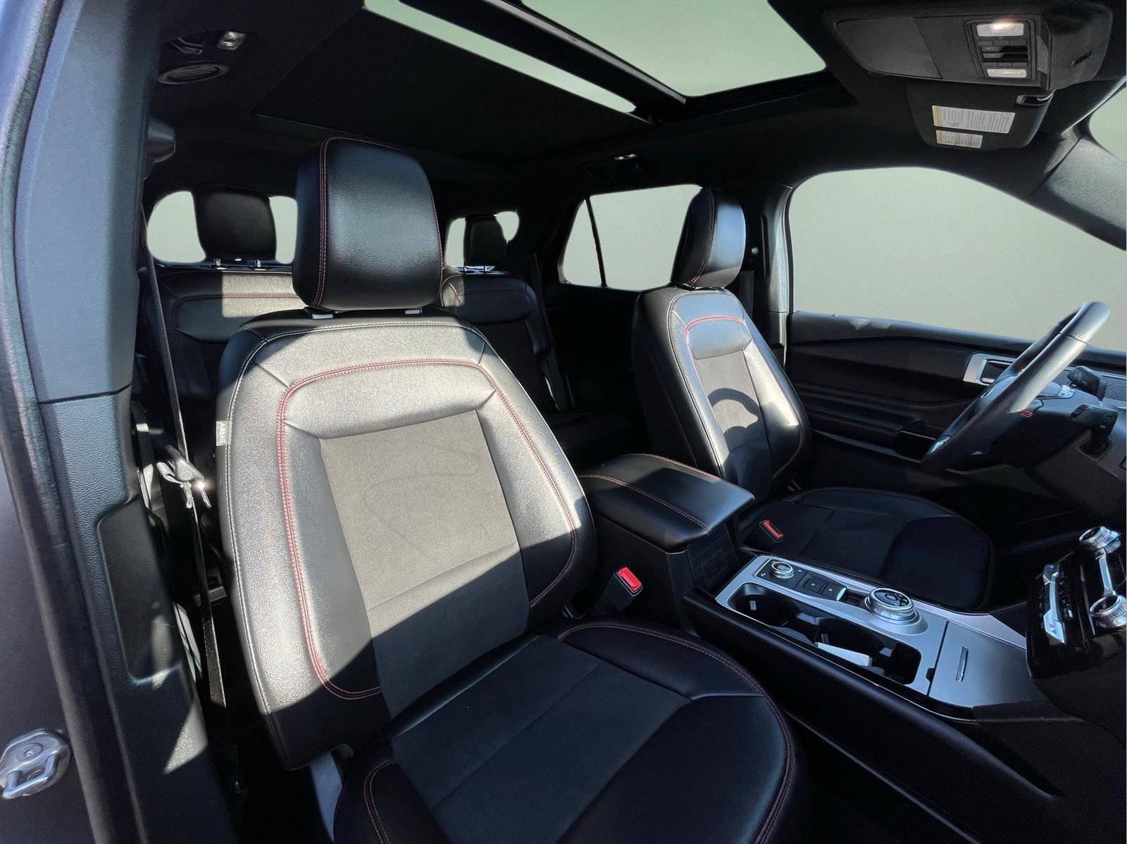 Used 2024 Ford Explorer ST-Line w/ Class IV Trailer Tow Package image 38