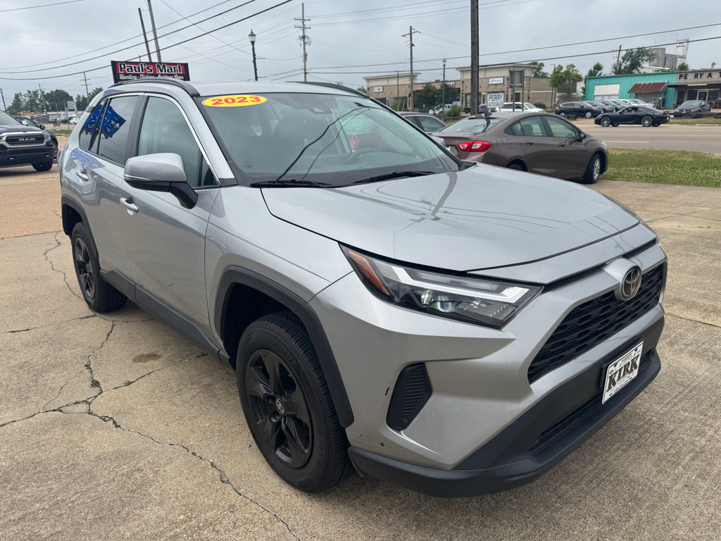Used 2023 Toyota RAV4 XLE AWD/4WD image 7