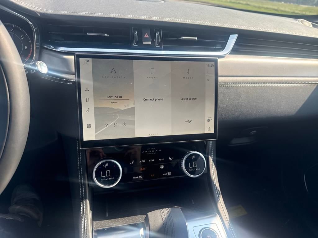 New 2026 Jaguar F-PACE R-Dynamic S image 11