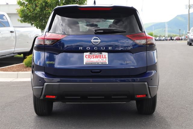 Used 2025 Nissan Rogue SV AWD/4WD image 5