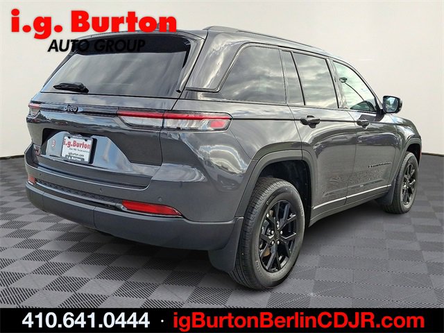 New 2025 Jeep Grand Cherokee Altitude image 4