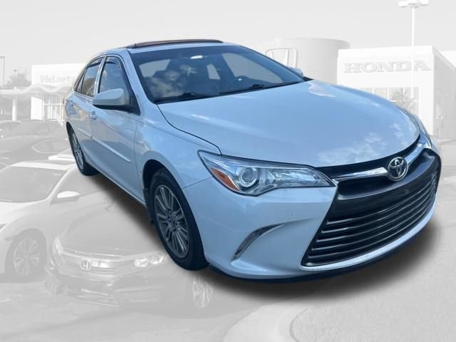 Used 2016 Toyota Camry XLE w/ Moonroof Package image 3