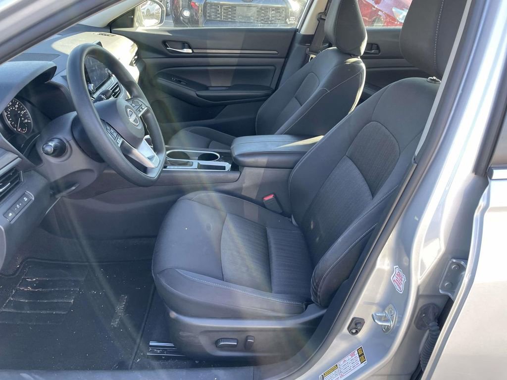 Used 2024 Nissan Altima 2.5 SV image 29