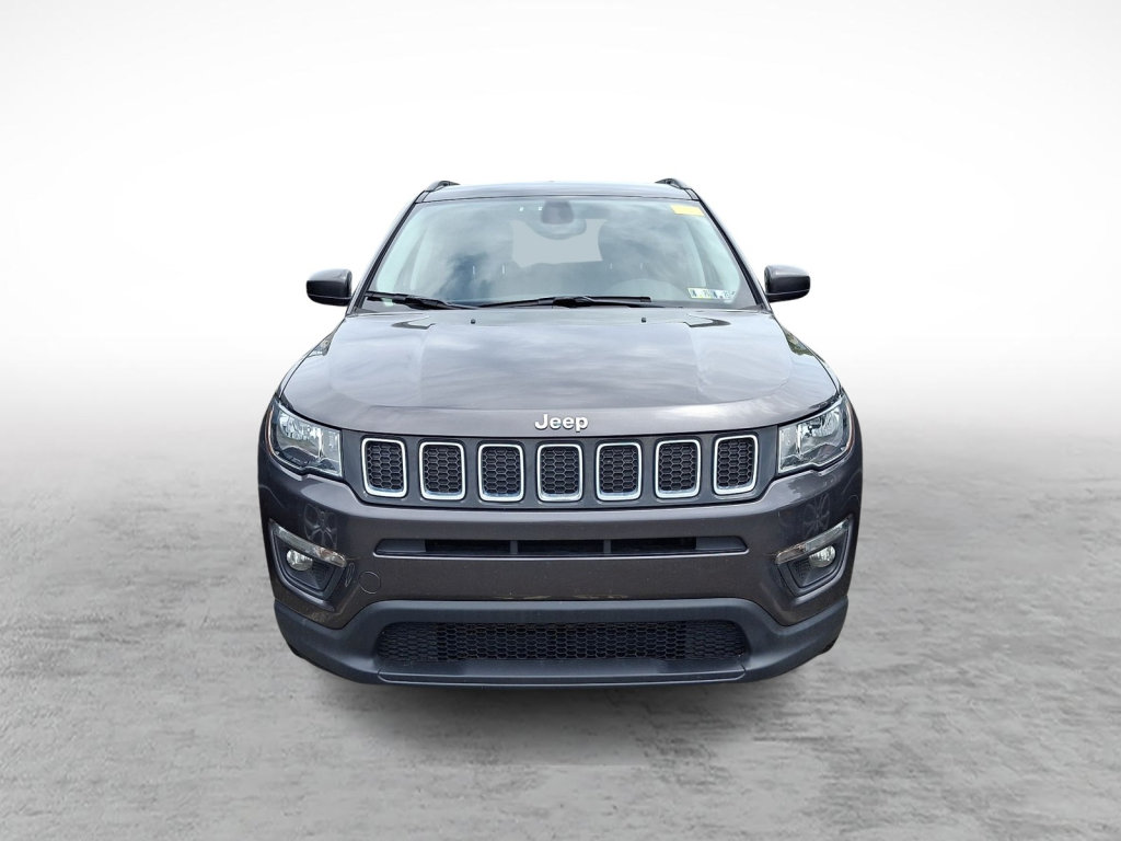 Used 2020 Jeep Compass Latitude w/ Cold Weather Group AWD/4WD image 2