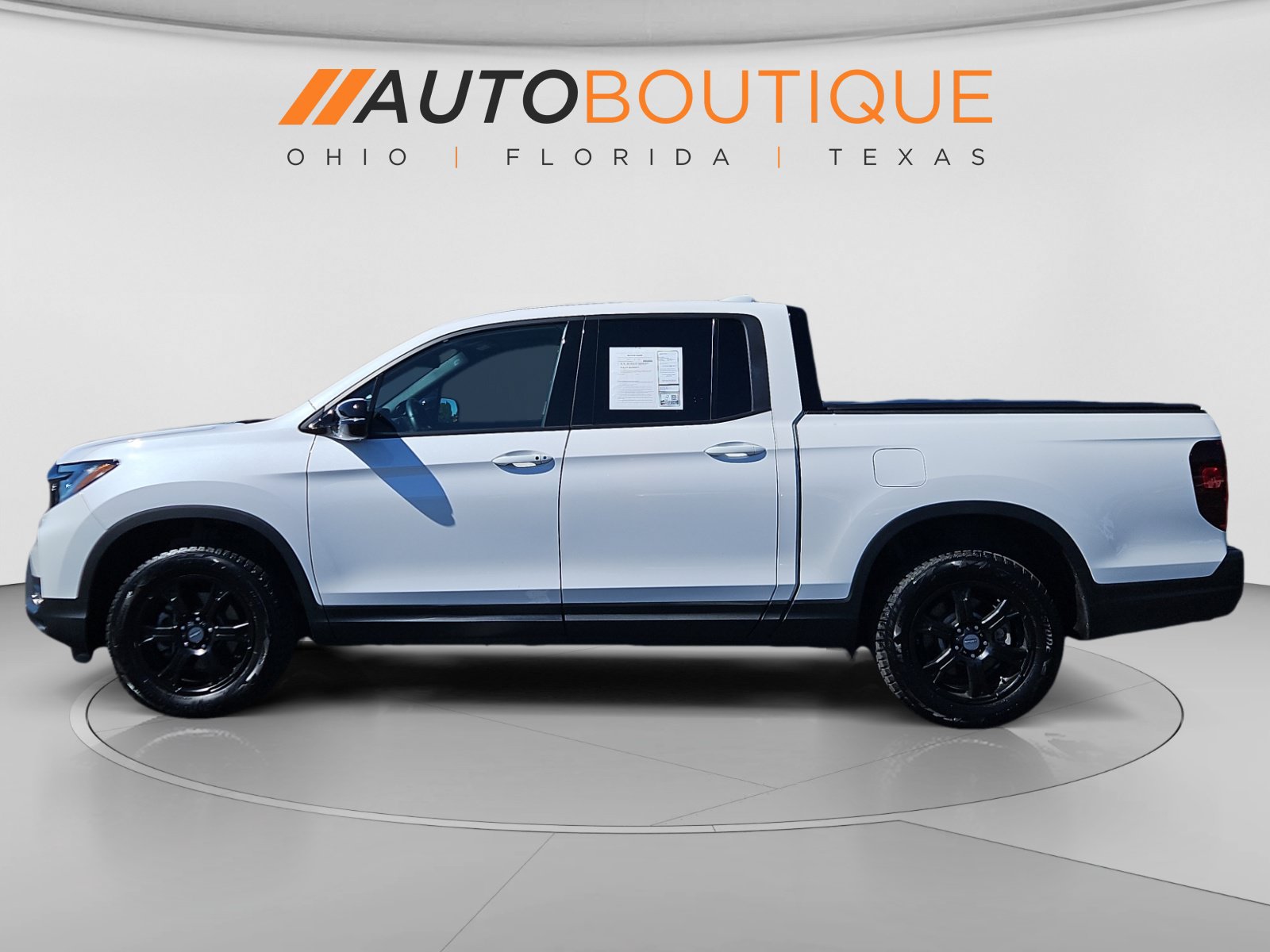 Used 2025 Honda Ridgeline Black Edition image 2