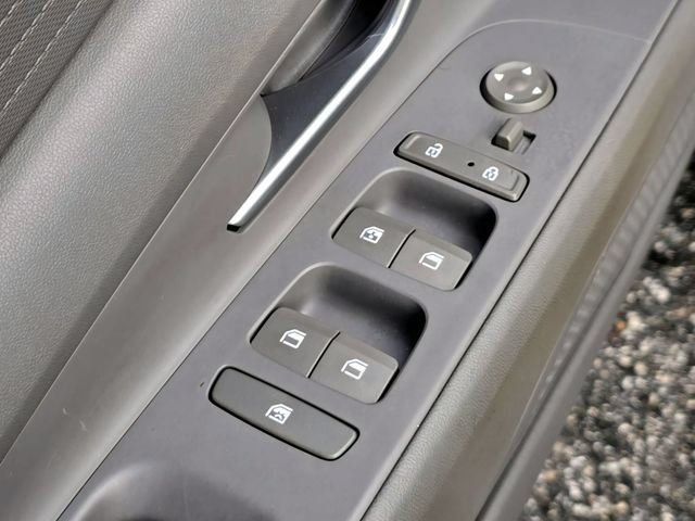 Used 2022 Hyundai Elantra SEL FWD image 18