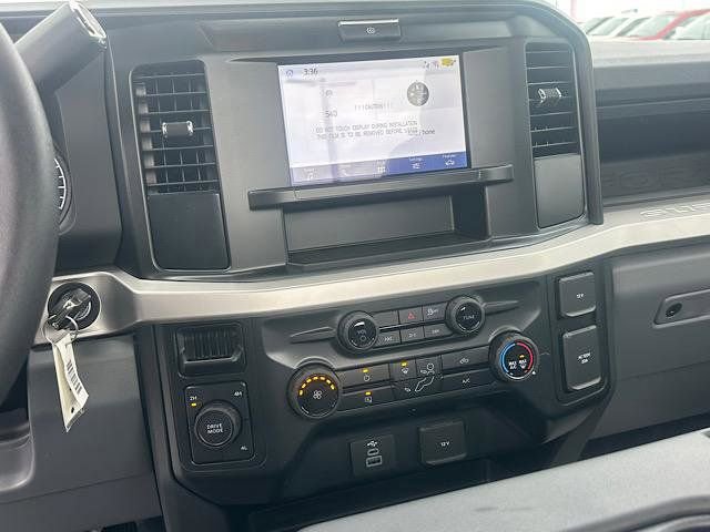 New 2025 Ford F550 4x4 Regular Cab Super Duty image 12