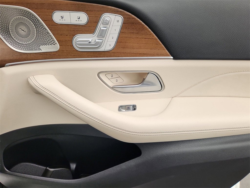 Used 2022 Mercedes-Benz GLS 450 GLS 450 image 16