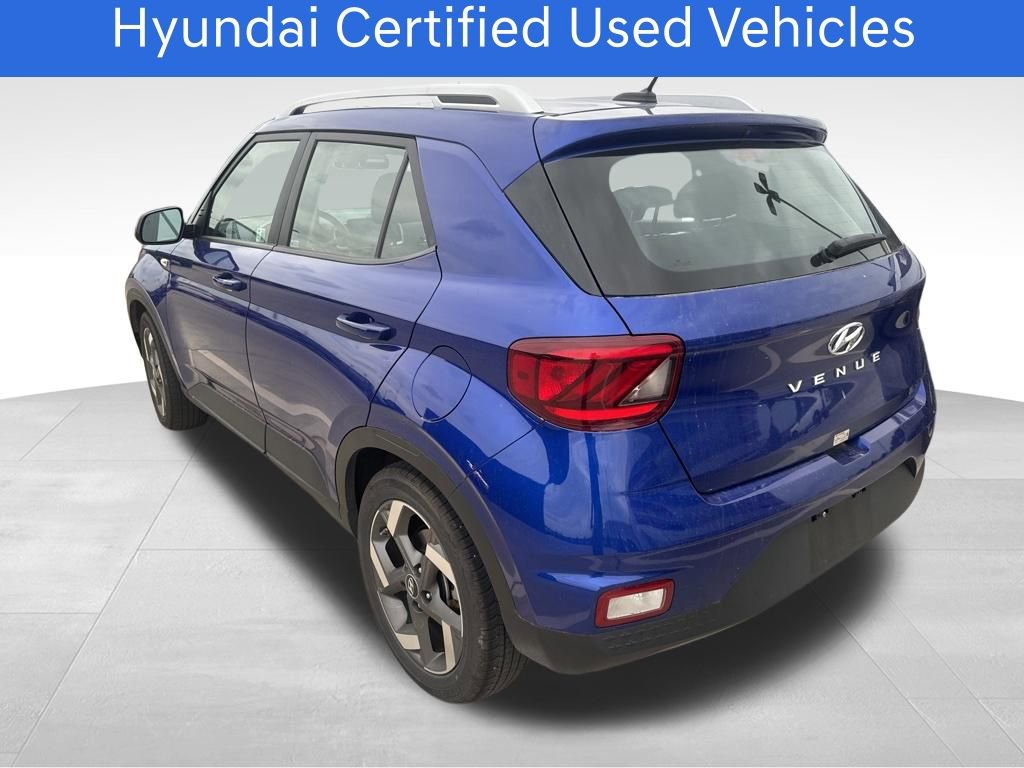 Certified 2025 Hyundai Venue SEL image 4