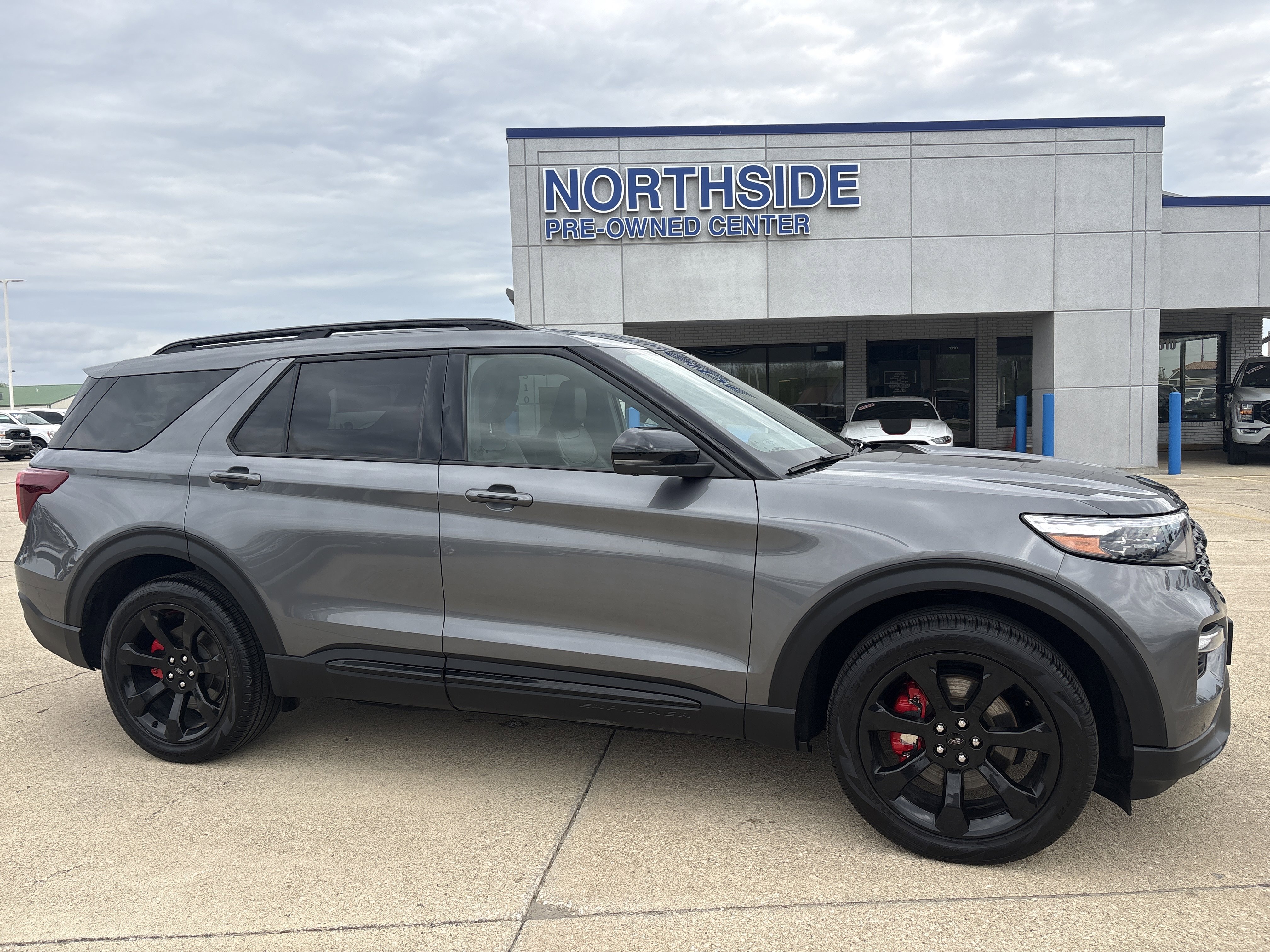 Used 2022 Ford Explorer ST w/ Equipment Group 401A AWD/4WD image 3
