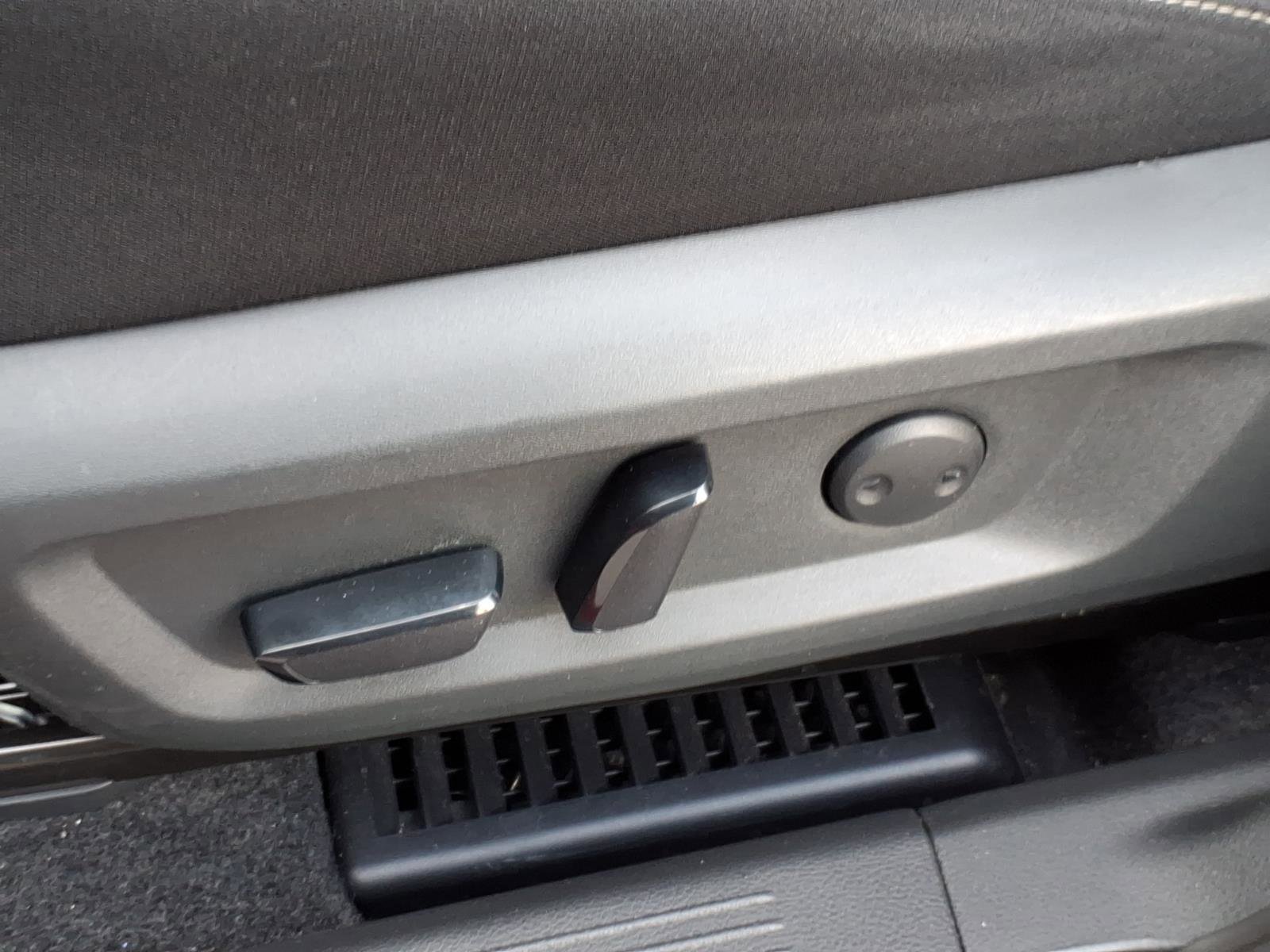 Certified 2023 Nissan Rogue SV image 16