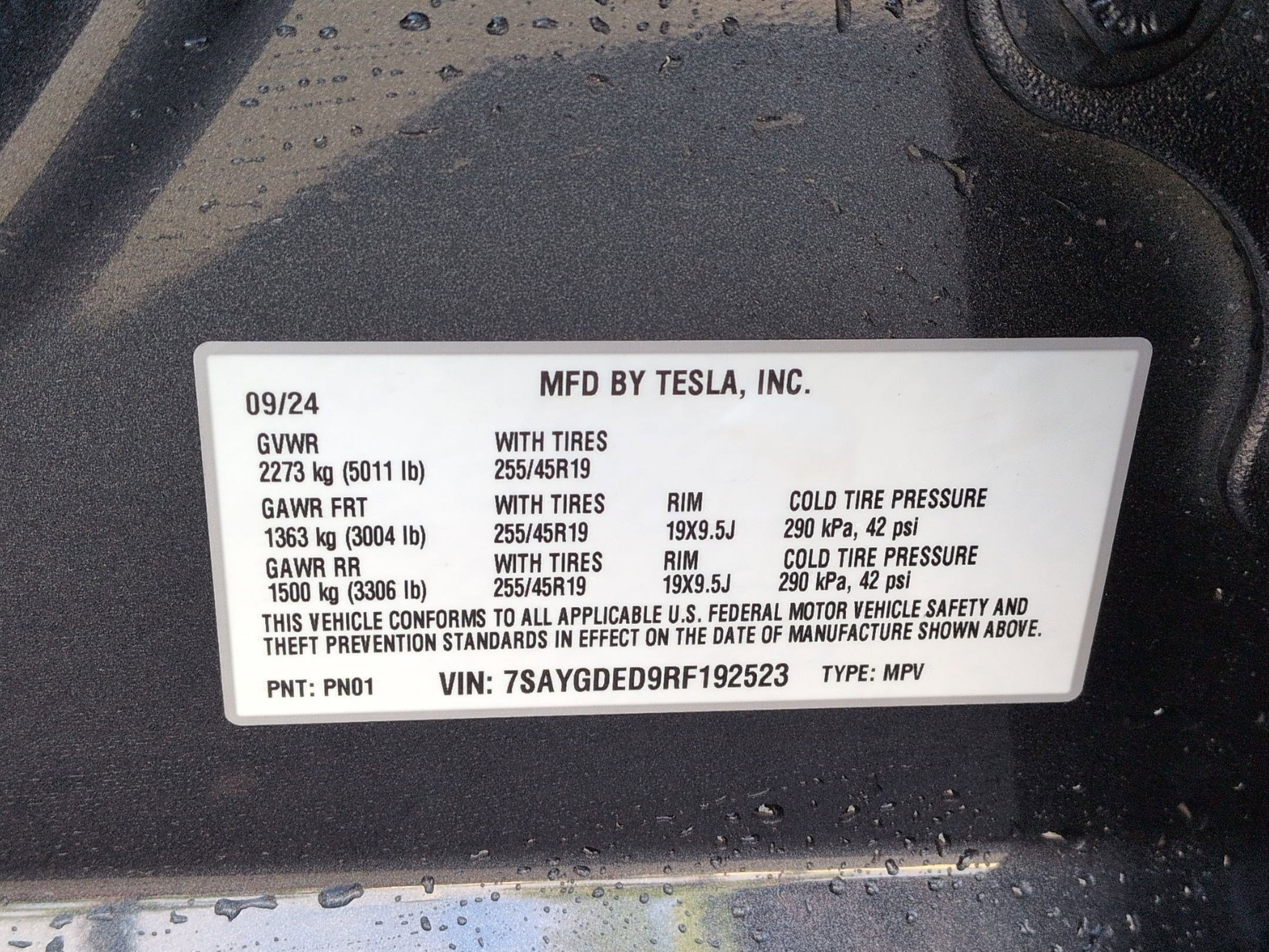 Used 2024 Tesla Model Y 2WD image 34