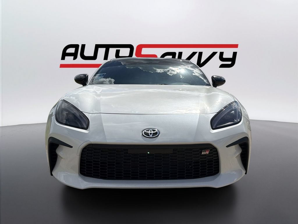 Used 2024 Toyota GR86 RWD image 2