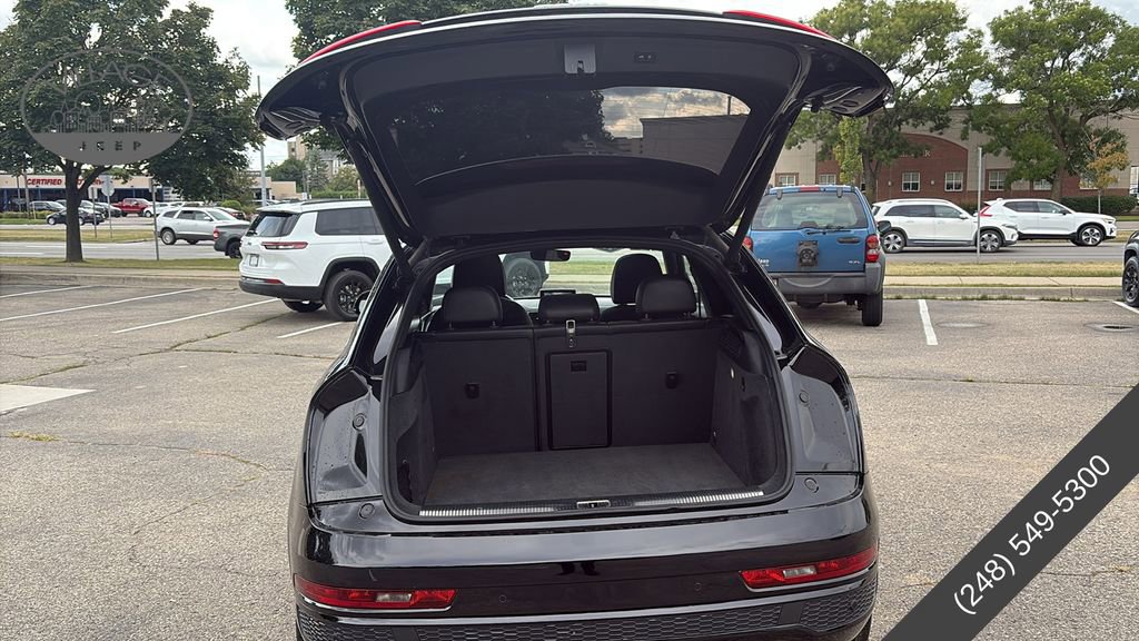 Used 2017 Audi Q3 2.0T Prestige w/ Prestige Package image 27