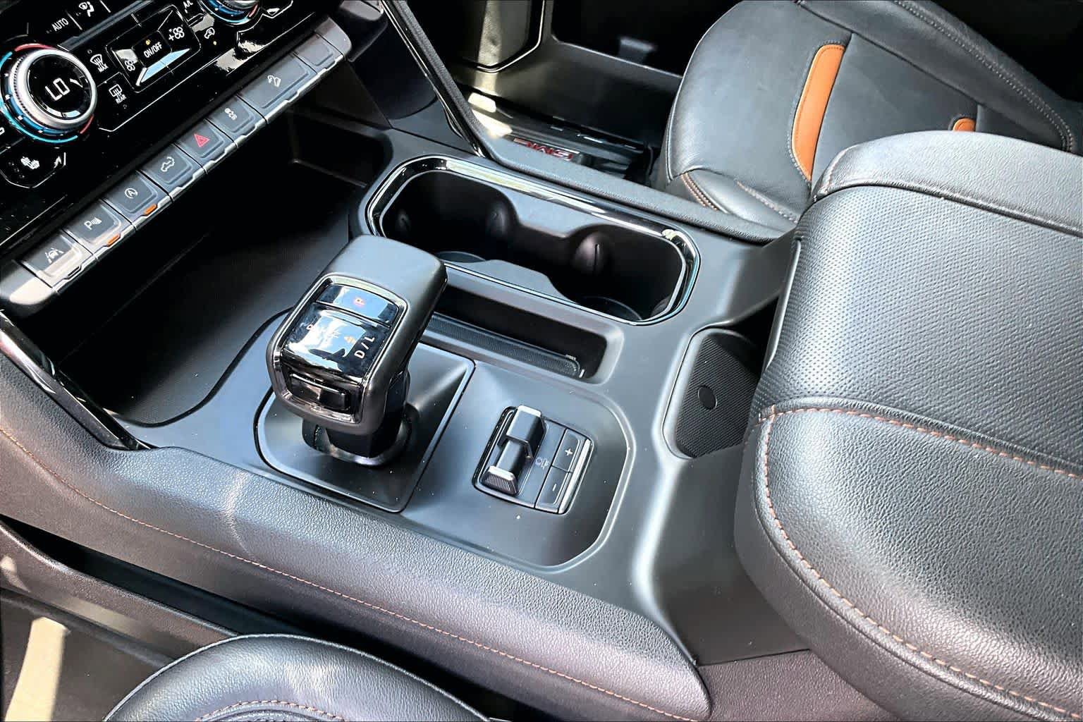 Used 2024 GMC Sierra 1500 AT4 w/ AT4 Premium Package AWD/4WD image 17