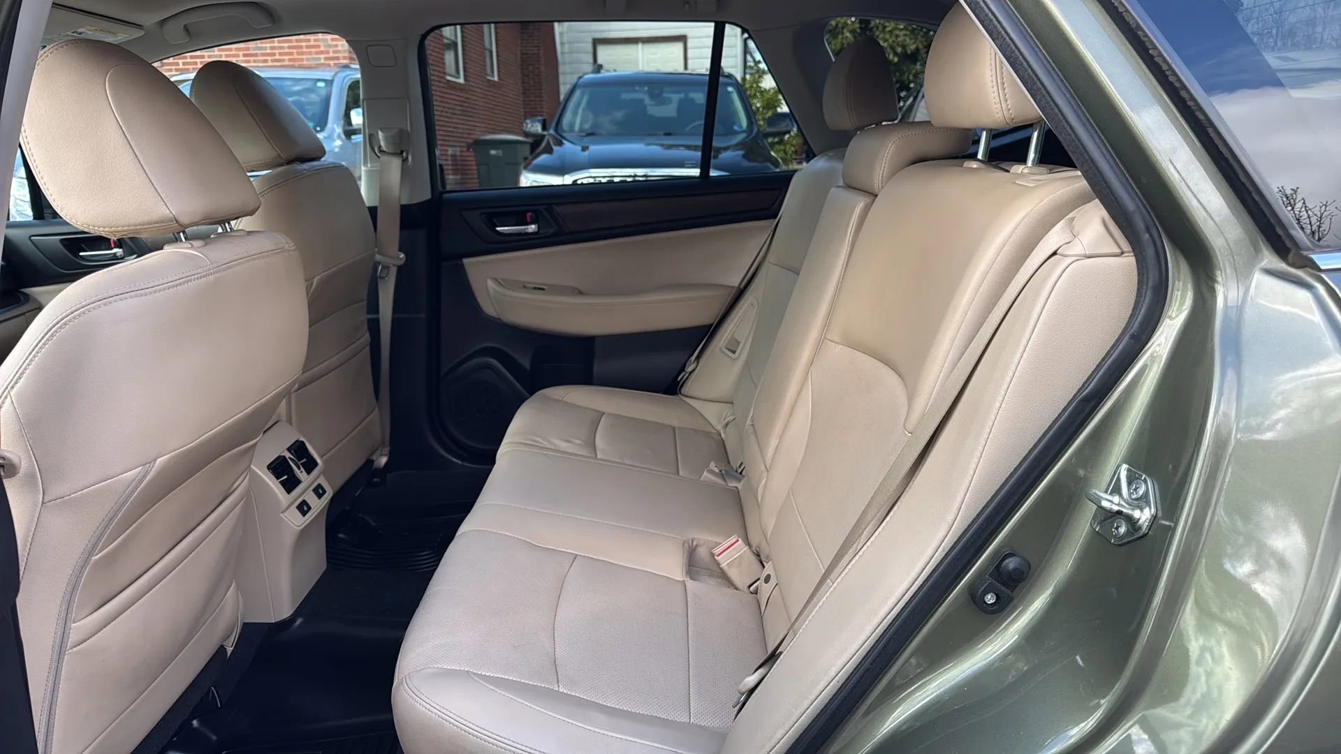 Used 2016 Subaru Outback 2.5i Limited image 11