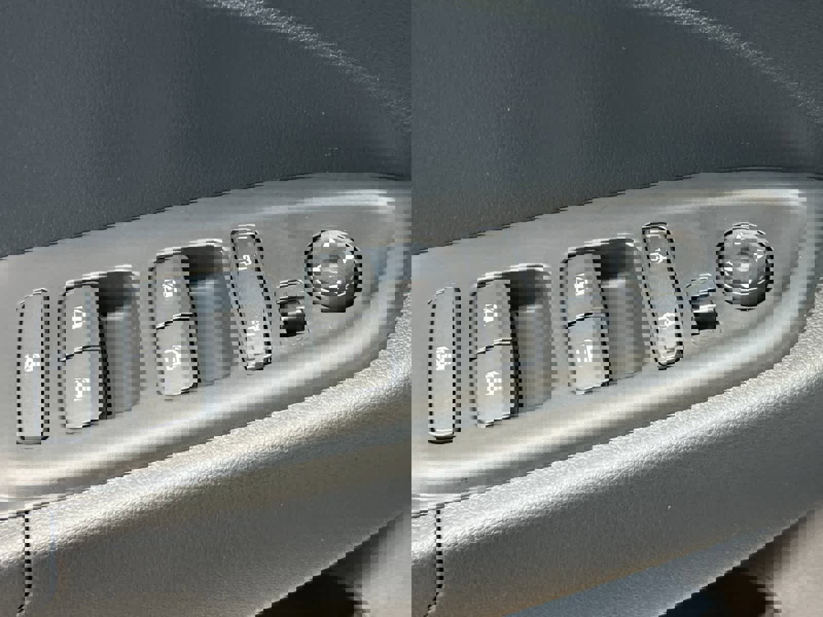 New 2026 Hyundai Venue SE image 13