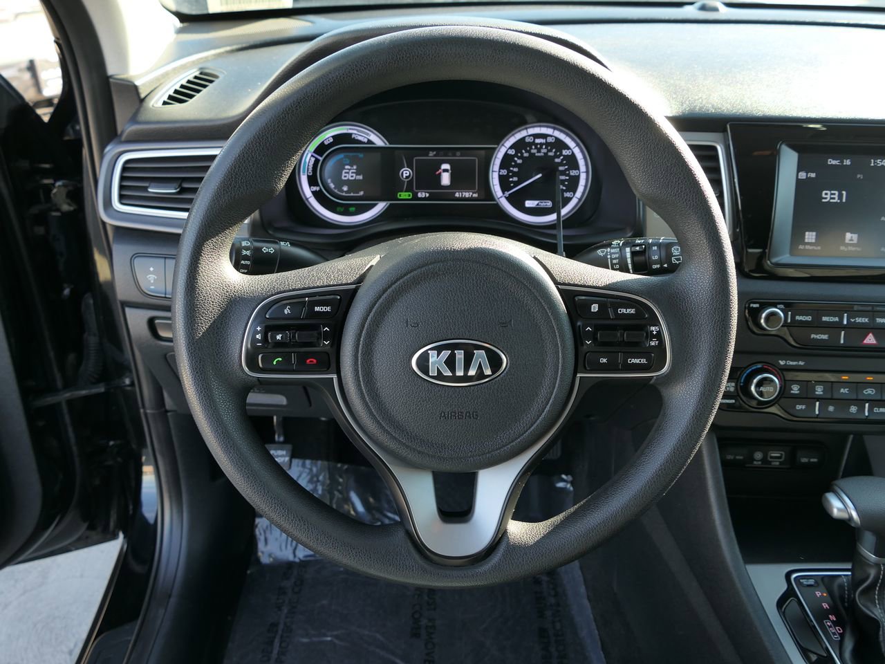Used 2018 Kia Niro LX image 17