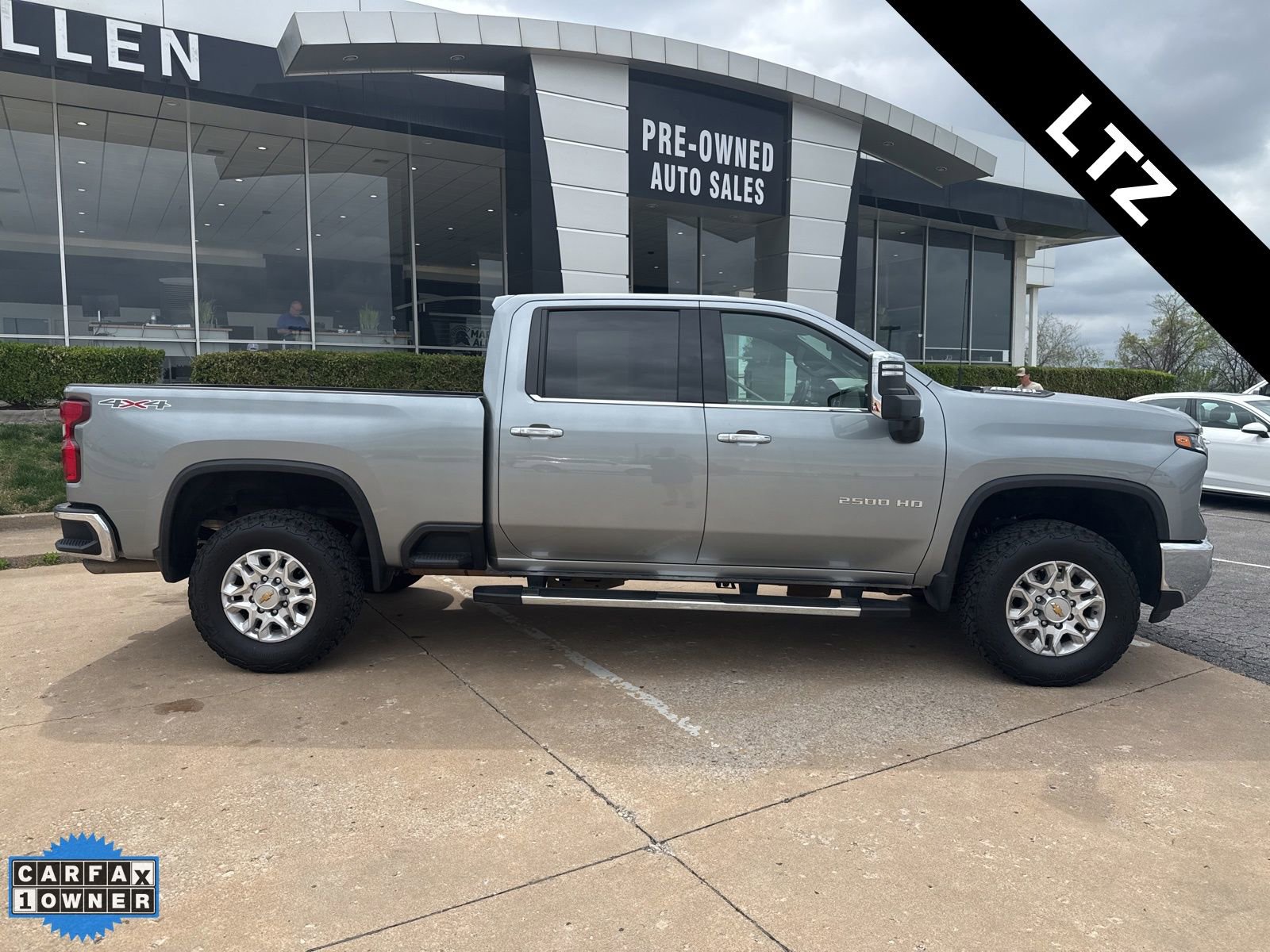 Used 2024 Chevrolet Silverado 2500 LTZ w/ LTZ Convenience Package image 2