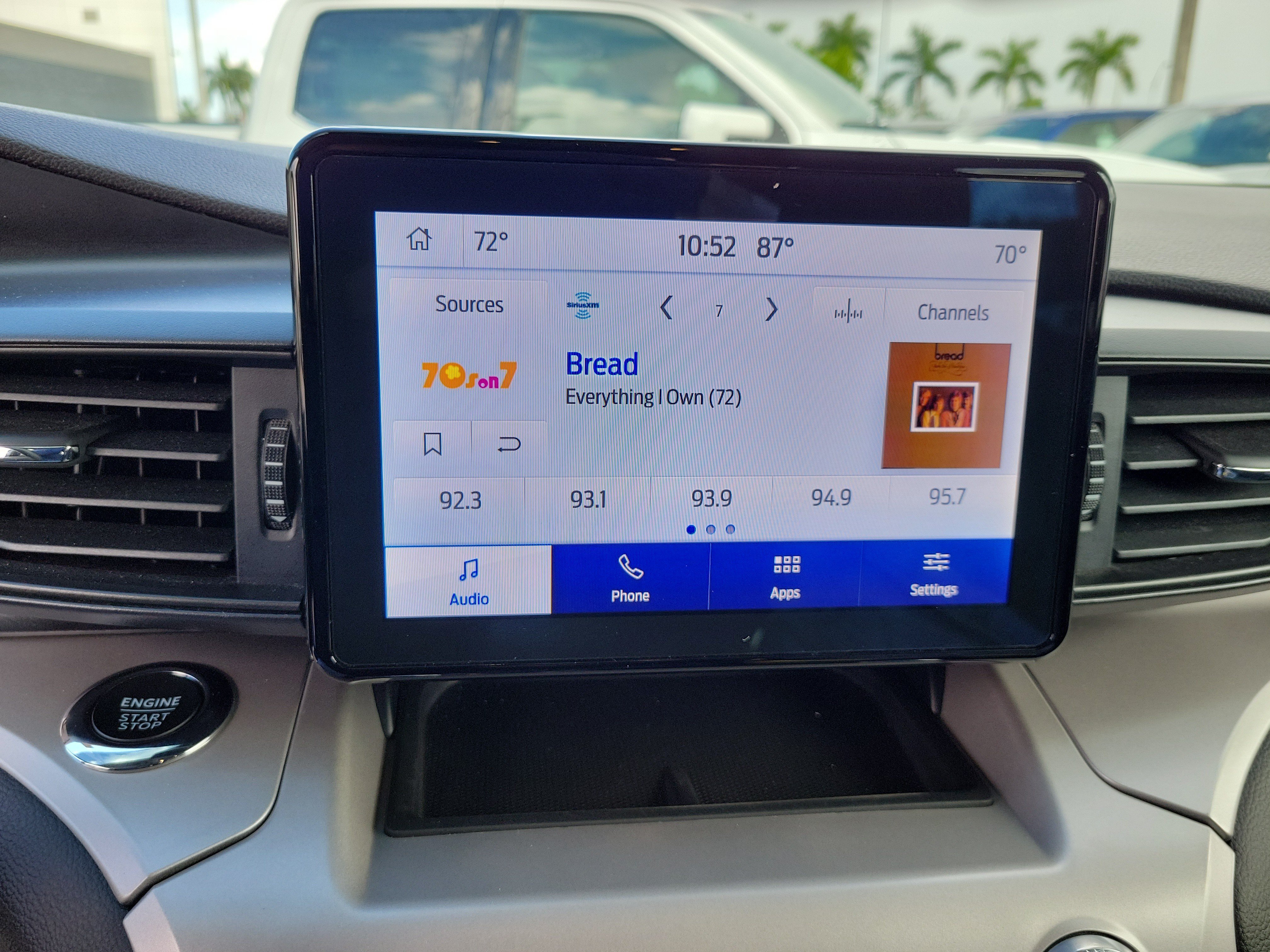 Used 2024 Ford Explorer XLT RWD image 24