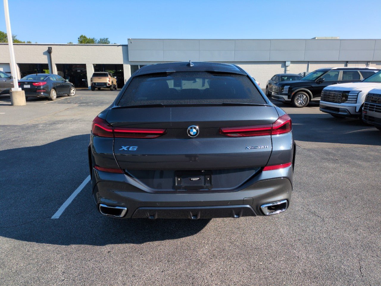 Used 2021 BMW X6 xDrive40i AWD/4WD image 6