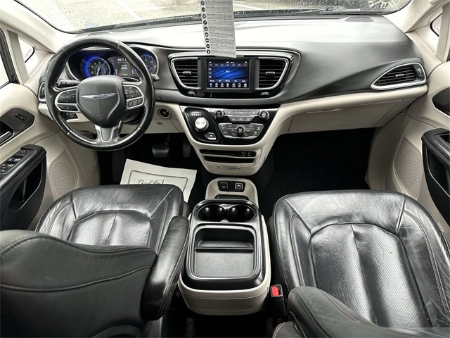 Used 2020 Chrysler Pacifica Touring-L image 21