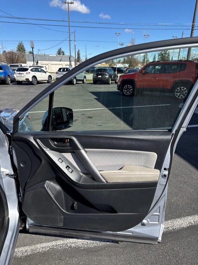 Used 2017 Subaru Forester 2.5i Premium AWD/4WD image 15