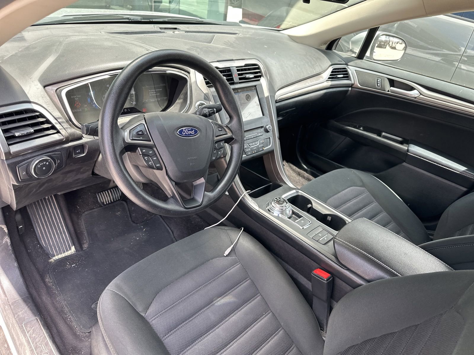 Used 2017 Ford Fusion SE image 11