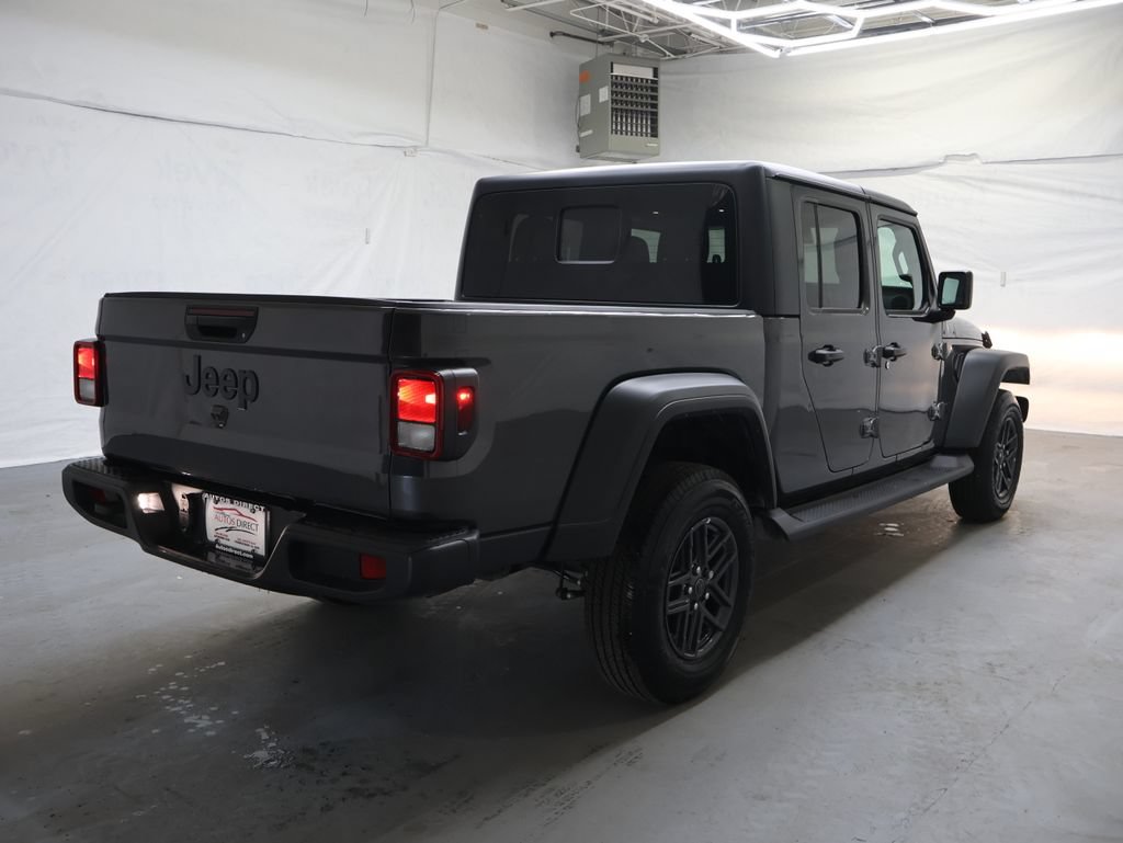 Used 2025 Jeep Gladiator Sport AWD/4WD image 7