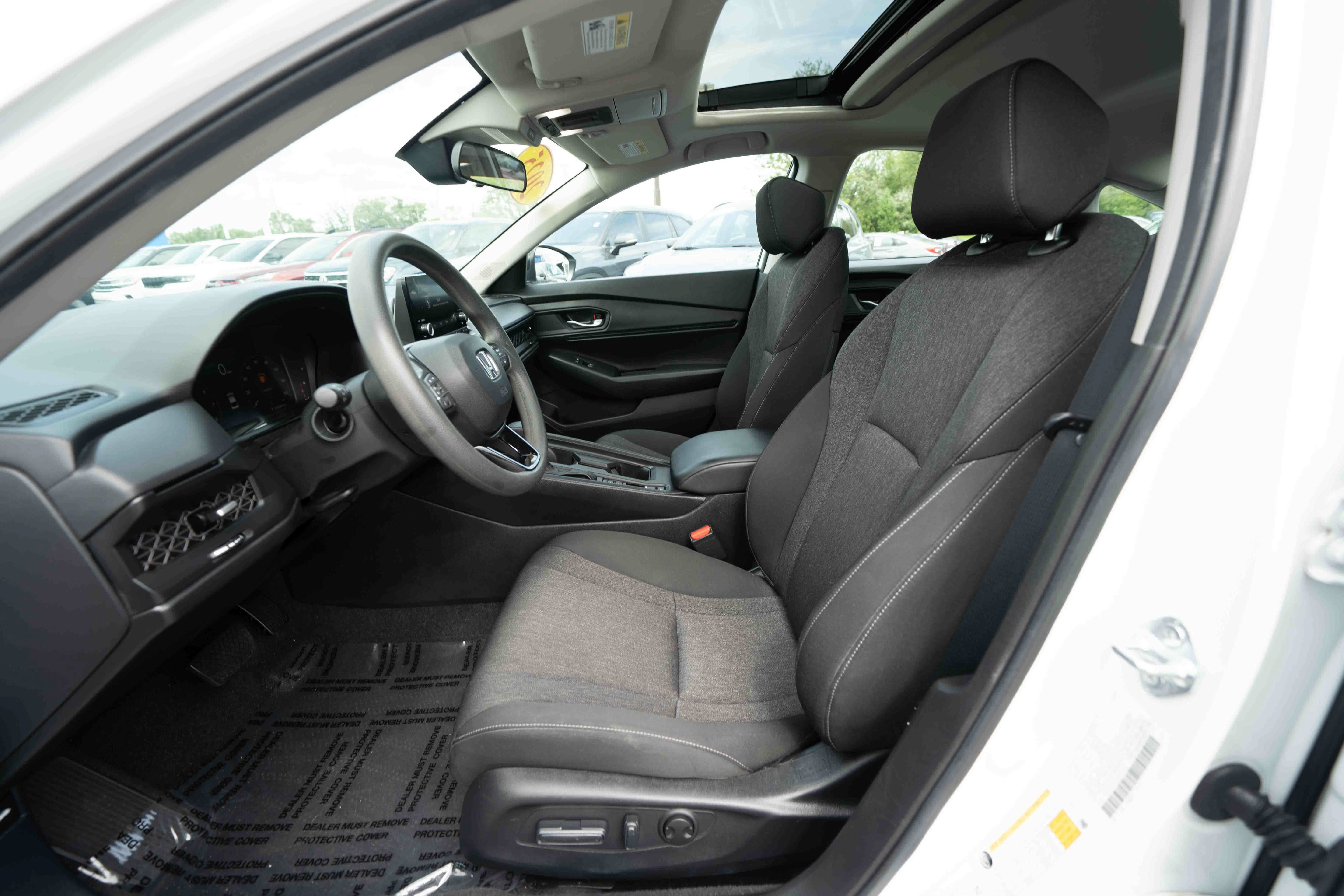 Certified 2025 Honda Accord SE image 9