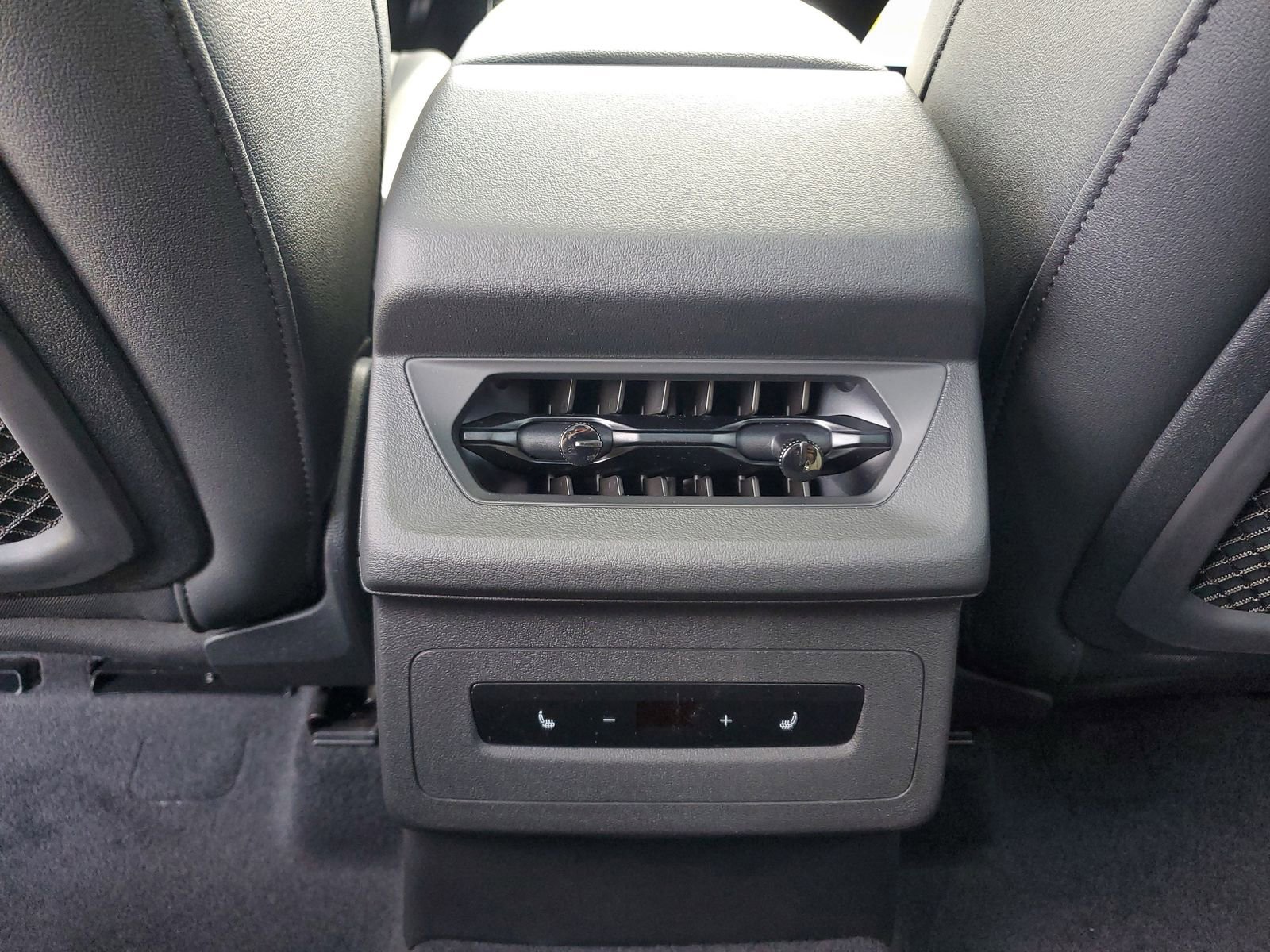 New 2025 Audi Q6 e-tron Premium AWD/4WD image 13